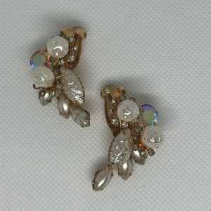 GUC Vintage Beau Jewels Costume Pearl & Aurora Borealis Rhinestone Clip Earrings